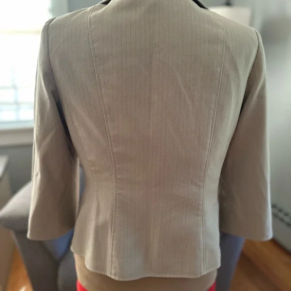 Tailored Tan Suit Jacket with 3/4 Sleeves - Picture 2 of 11